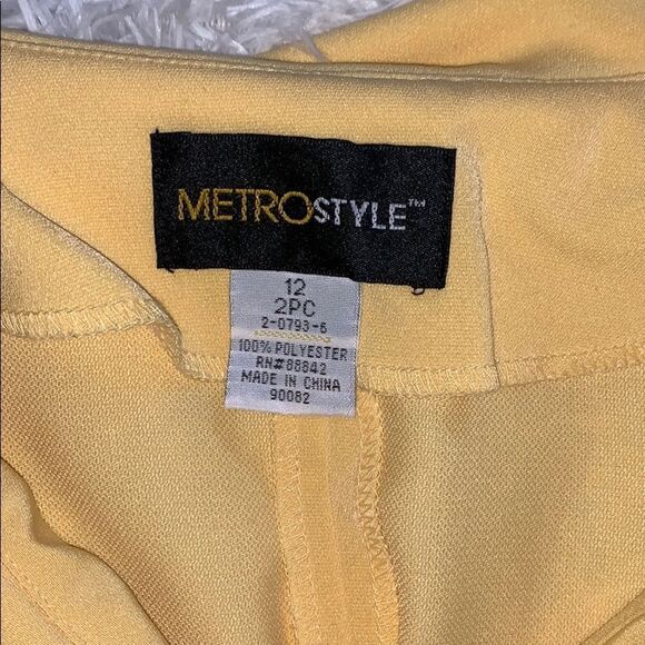 Vintage Metrostyle Women’s Yellow 2-Piece Jacket Skirt Matching Suit Set Size 12 - Picture 3 of 16